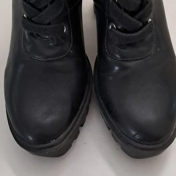 Forever 21 Women's Size 7 Faux Leather 4 inch Heel Boot - Picture 2 of 11